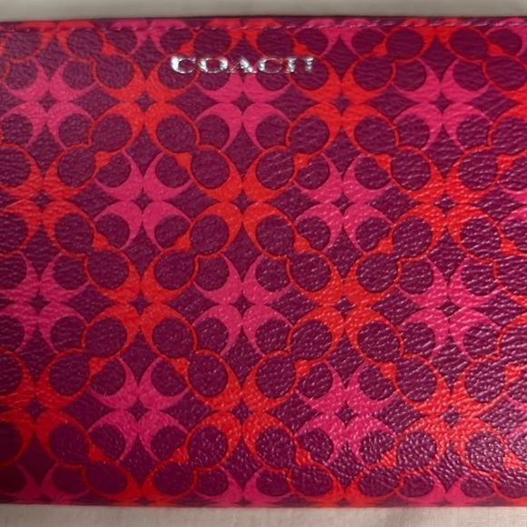 Coach Wallet - Picture 1 of 7